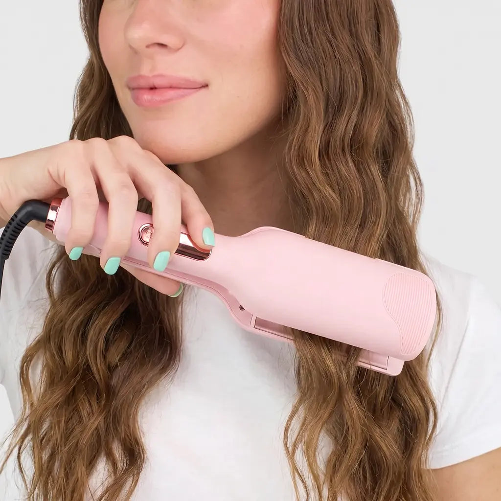 Long wavy hair being styled with the VELDORO Mermaid Waver